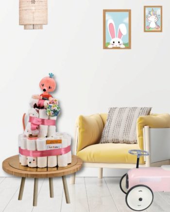 Gâteau de couches Flavie le Flamant rose ART BABY dans chambre bébé